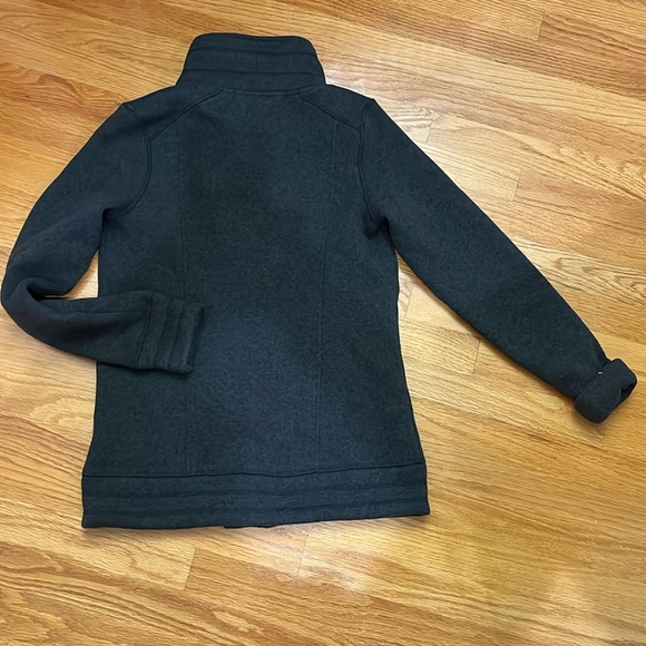 North face never worn! Women’s NorthFace gray sweater coat. Great looking! - Picture 8 of 10